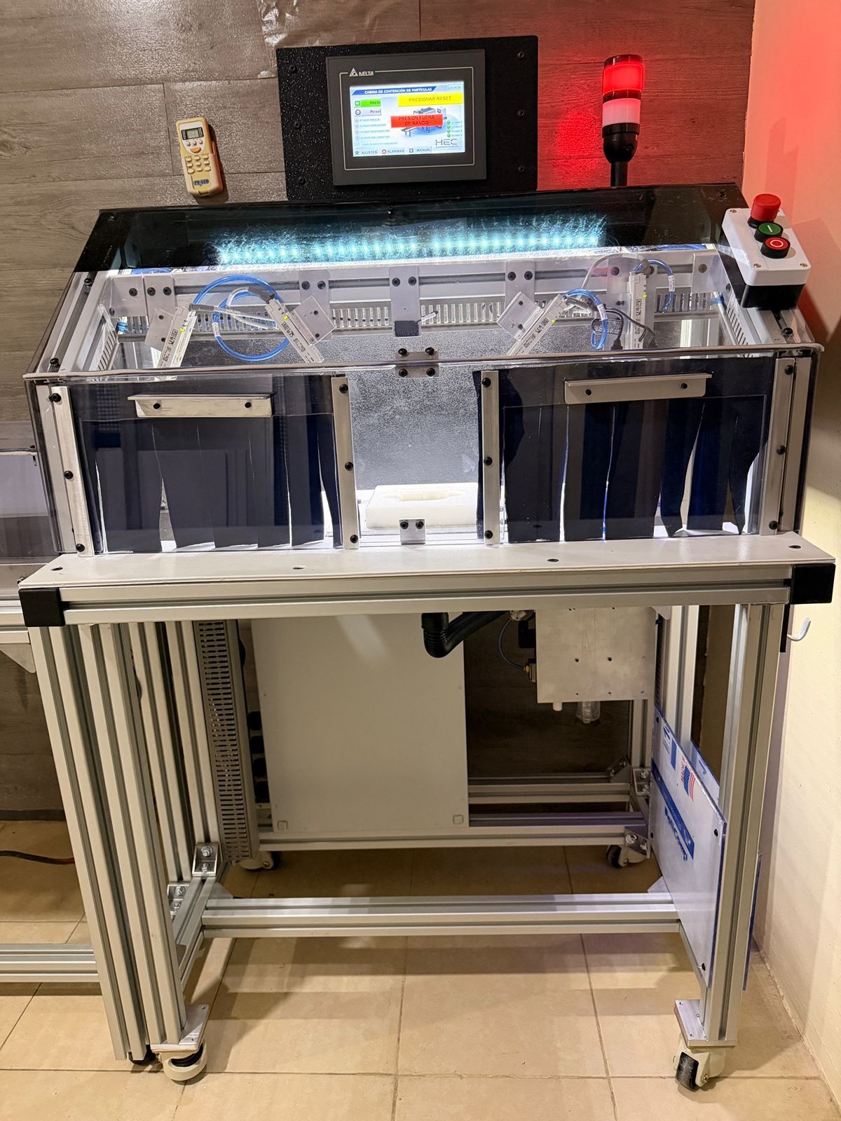 Cabina completa terminada y encendida desarrollada por HEC Automation Solutions